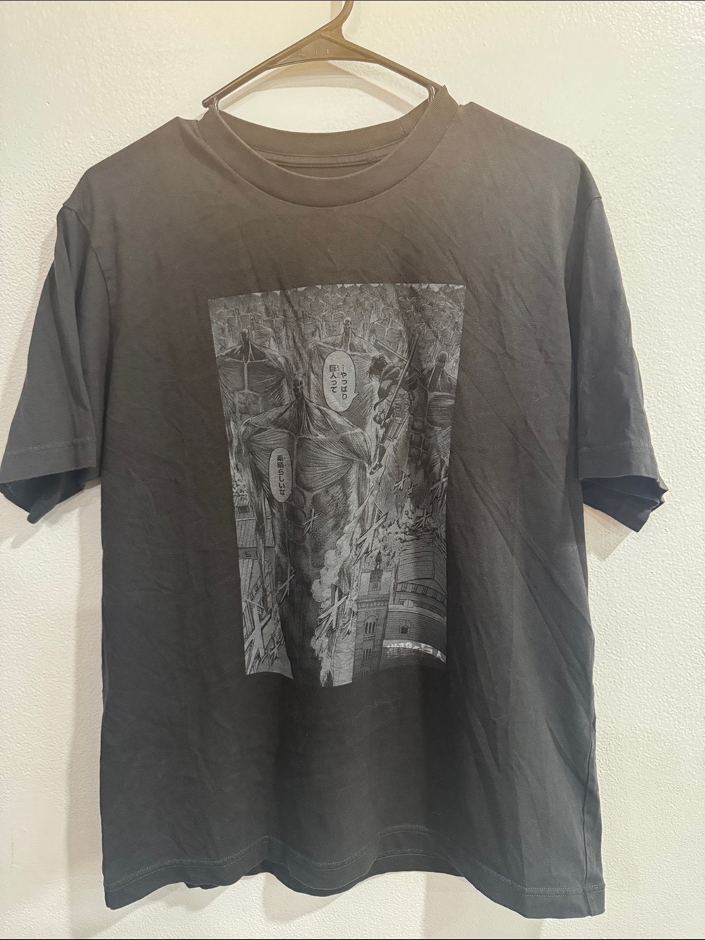 Uniqlo Hange and Titans Shirt size Medium - Picture 2 of 5